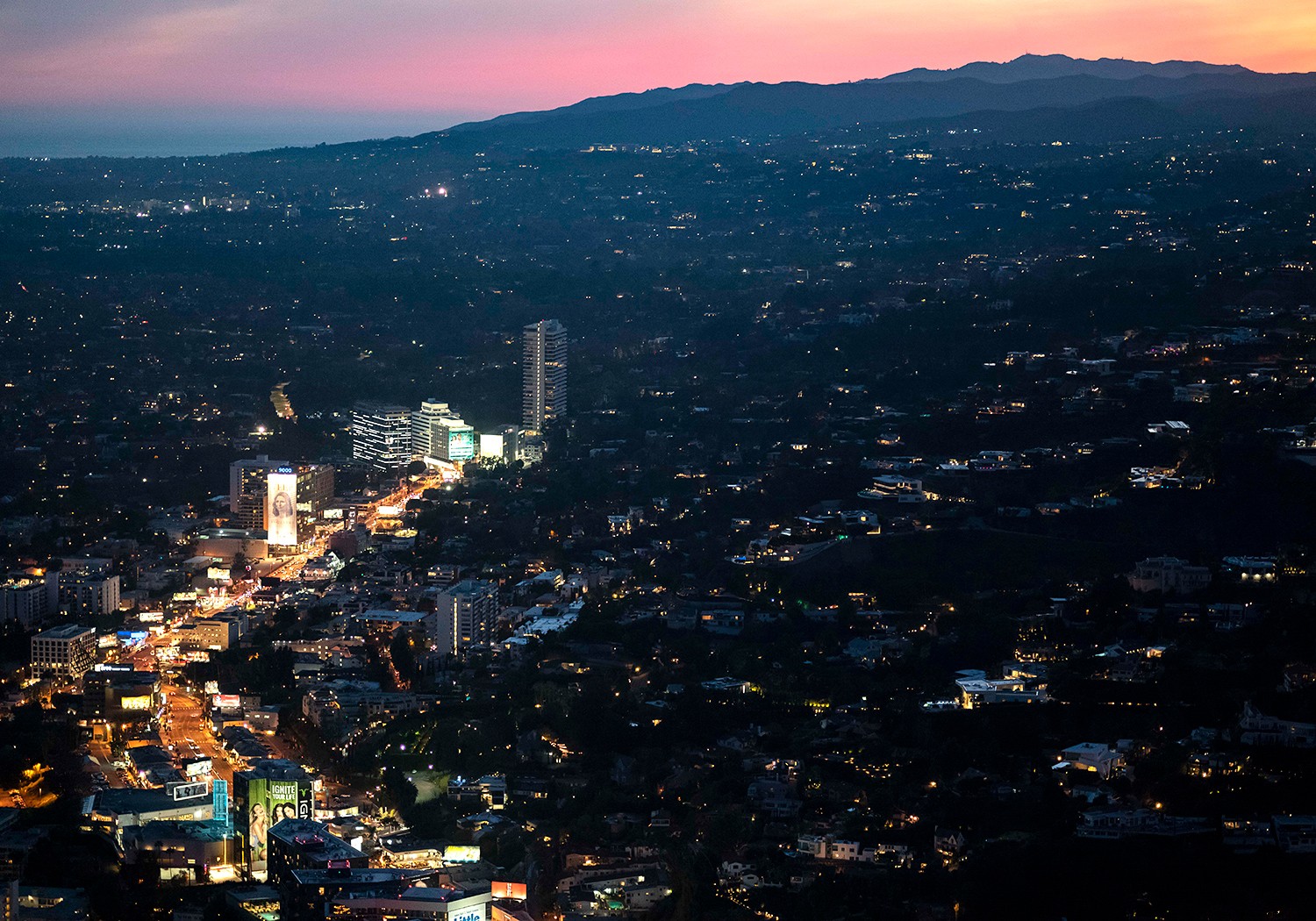 West Hollywood Must-Visits: Top Spots for Dining, Entertainment, Wellness, Shopping & Stays