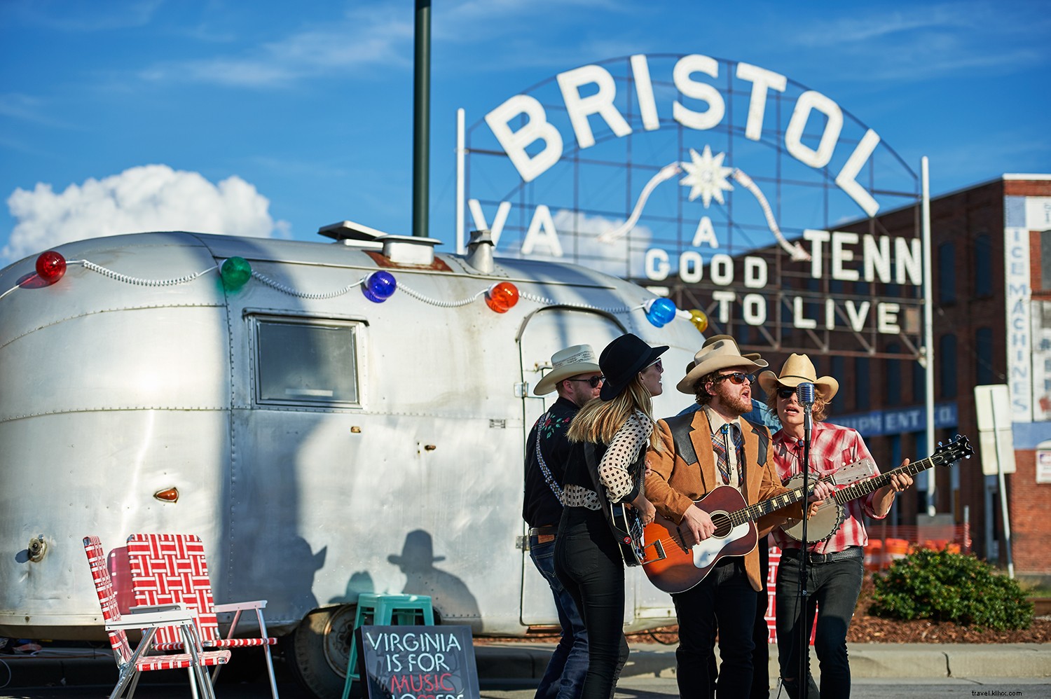 Virginia’s Premier Fall Trails: Wine Tasting, Horseback Riding, Scenic Drives & Music Heritage