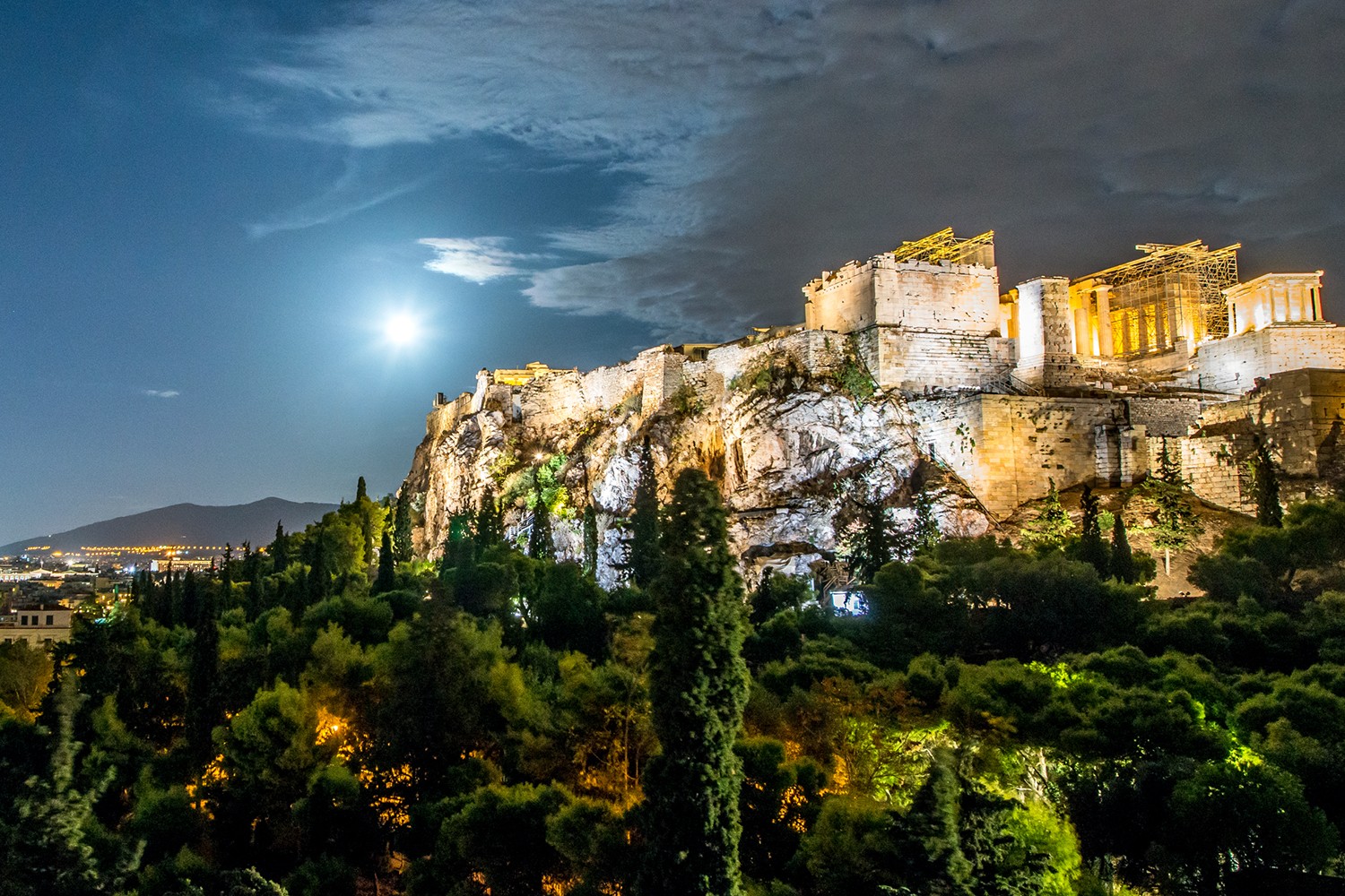 Ultimate Guide to Getting Started in Greece: Athens Highlights and Top Day Trips