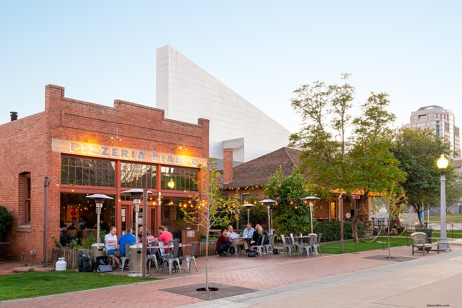 Discover Phoenix s Hidden Gems: Local Secrets for Outdoor Lovers, Culture Fans, Wellness Seekers & Foodies