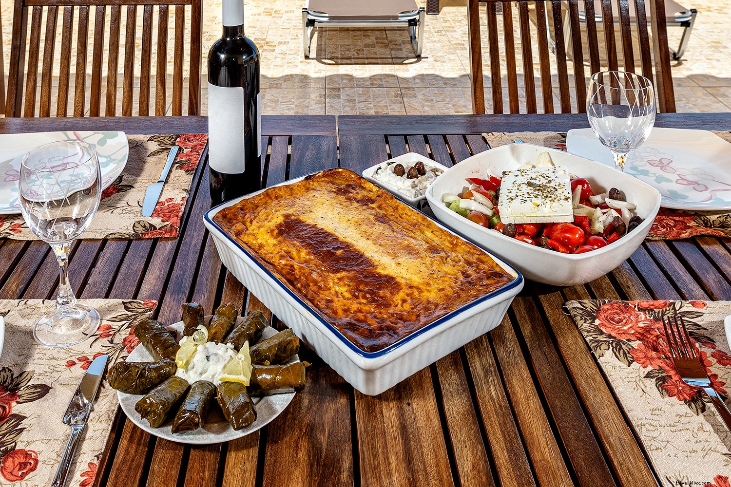 Ultimate Guide to Greek Cuisine: Must-Try Cheeses, Wines, Olives, and Iconic Dishes