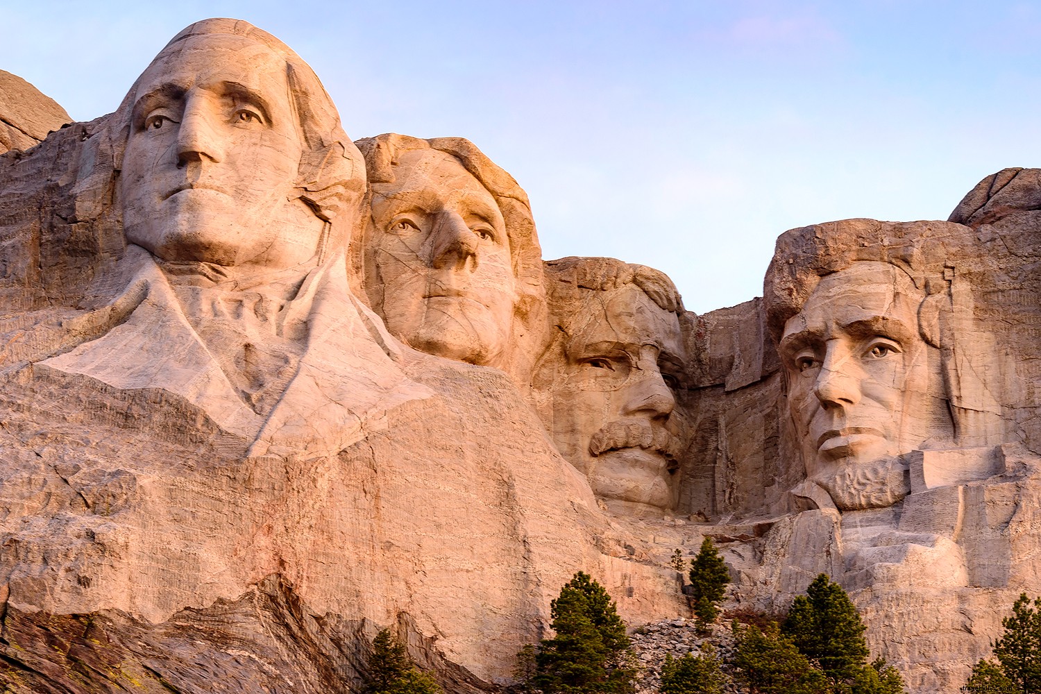 Ultimate South Dakota Road Trip: Iconic Must-Sees and Hidden Gems