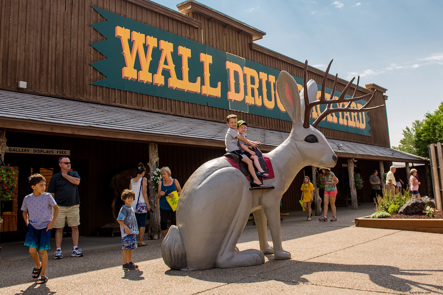 South Dakota s Great 8: Iconic Road Trip Destinations in the Mount Rushmore State