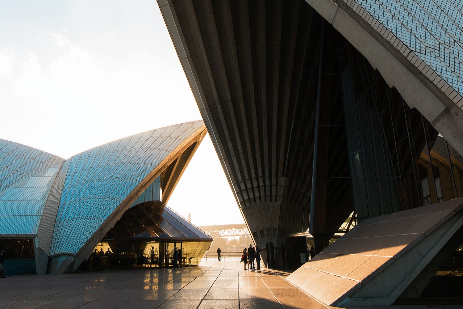 20 Iconic Destinations: Stunning Virtual Tours You Can Explore from Home