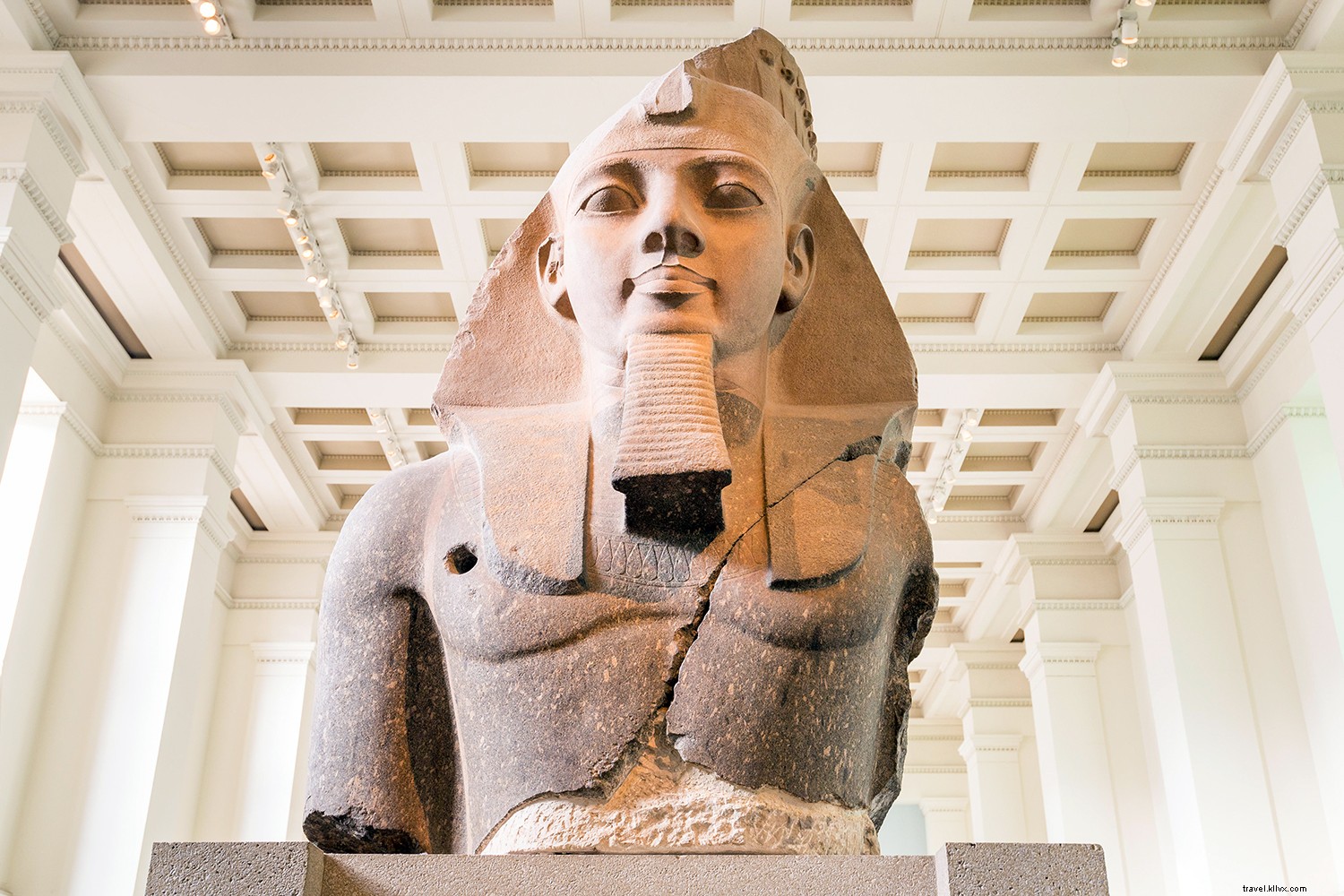 20 Iconic Destinations: Stunning Virtual Tours You Can Explore from Home