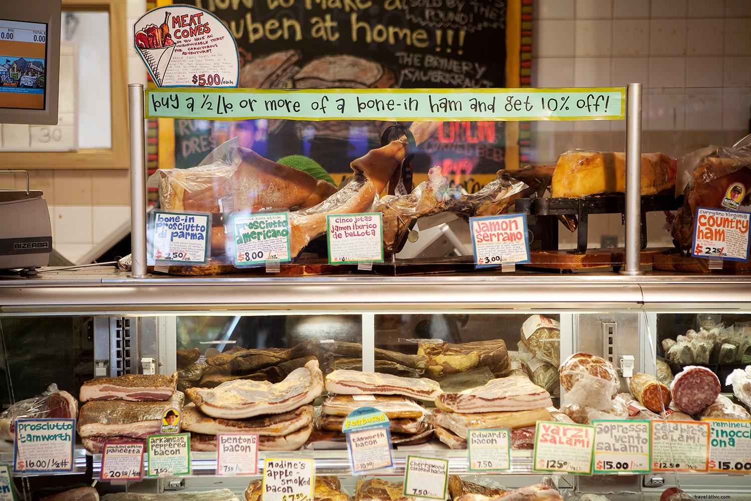 Top 8 Must-Visit College Towns in the U.S.: History, Culture, and Culinary Gems