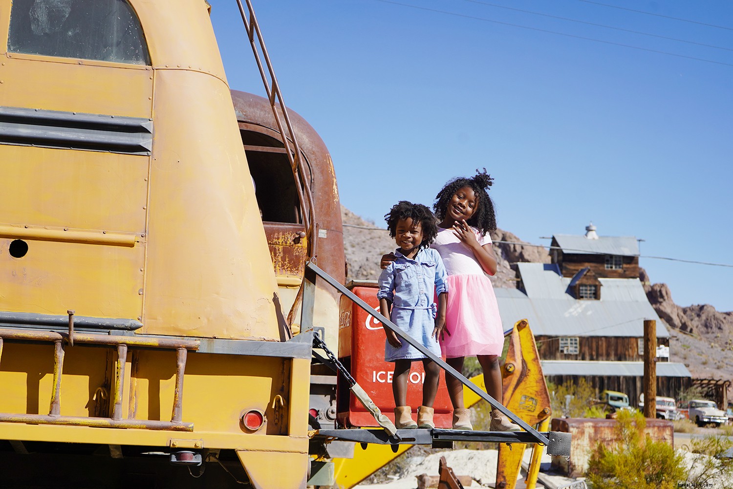 Ultimate Family Road Trip in Nevada: Vegas to Valley of Fire Adventures
