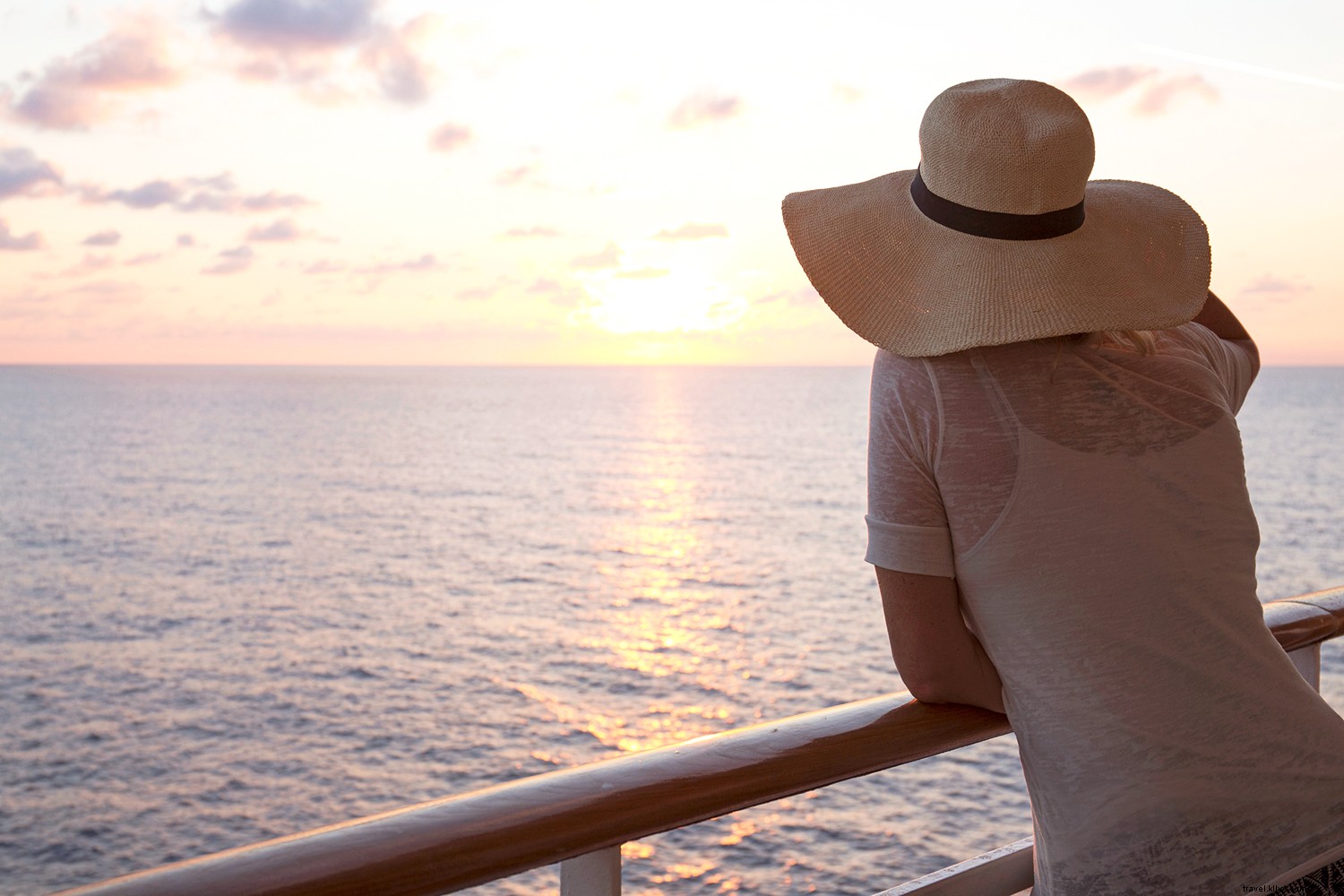 Top 6 Fall Destinations for Solo Travelers: Expert Recommendations