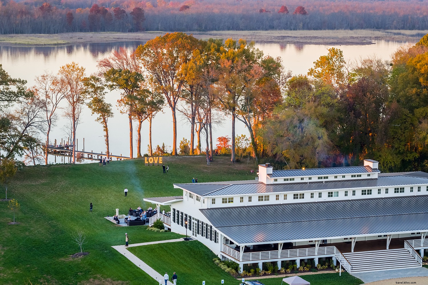 Eat, Drink, Love: Ultimate Fall Itineraries for Exploring Virginia