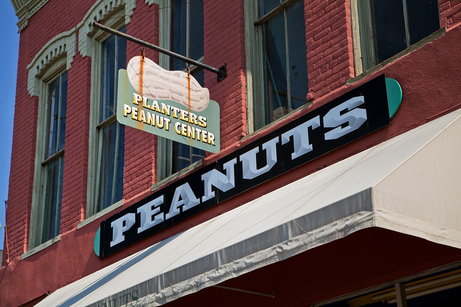 Eat, Drink, Love: Ultimate Fall Itineraries for Exploring Virginia