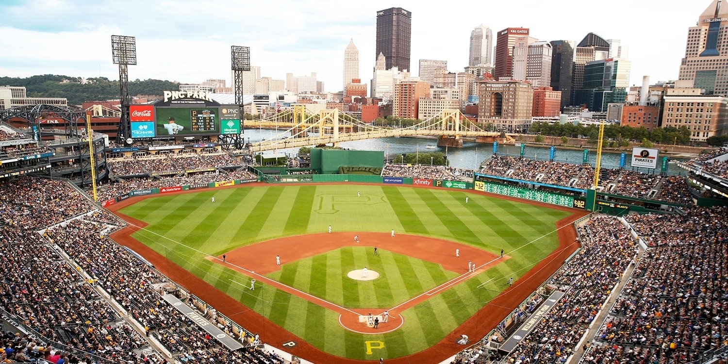 Top 10 Iconic MLB Stadiums Worth Visiting: Timeless Baseball Treasures