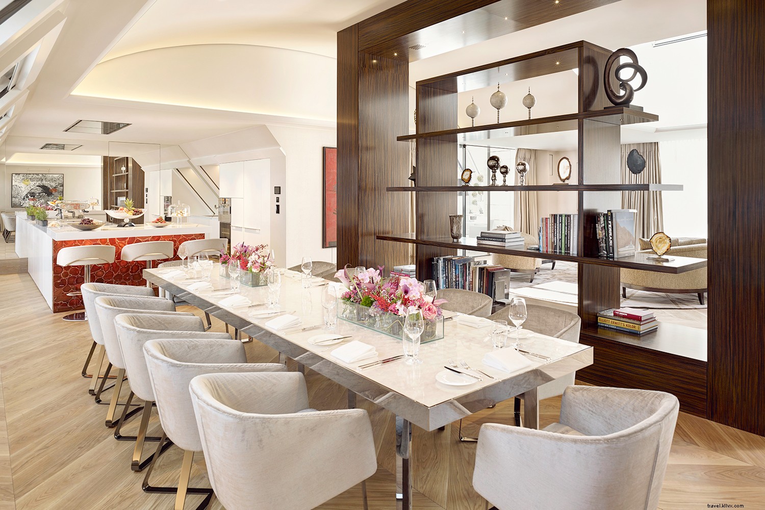 16 Luxurious Hotel Suites Favored by Celebrities Worldwide