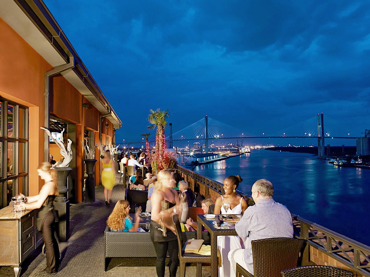 10 Timeless Reasons Savannah s Southern Charm Keeps Drawing Visitors Back