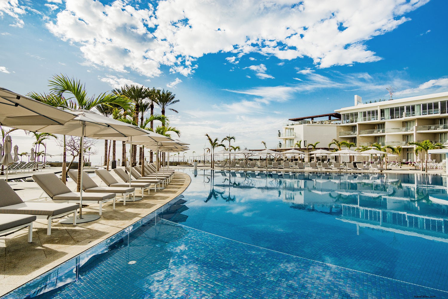 5 Luxury Los Cabos Resorts with Exclusive Deals for Premium Stays on a Budget