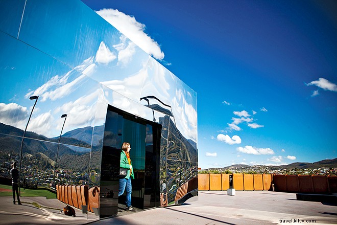 Victoria and Tasmania: Penguin Parades, Culinary Delights, and Wilderness Escapes