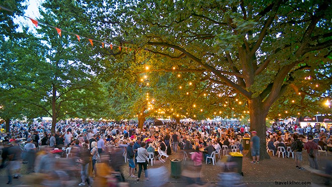 Victoria and Tasmania: Penguin Parades, Culinary Delights, and Wilderness Escapes