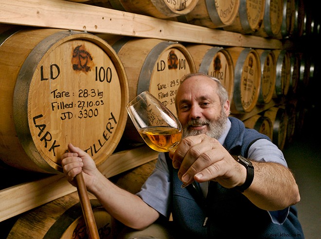 Victoria and Tasmania: Penguin Parades, Culinary Delights, and Wilderness Escapes