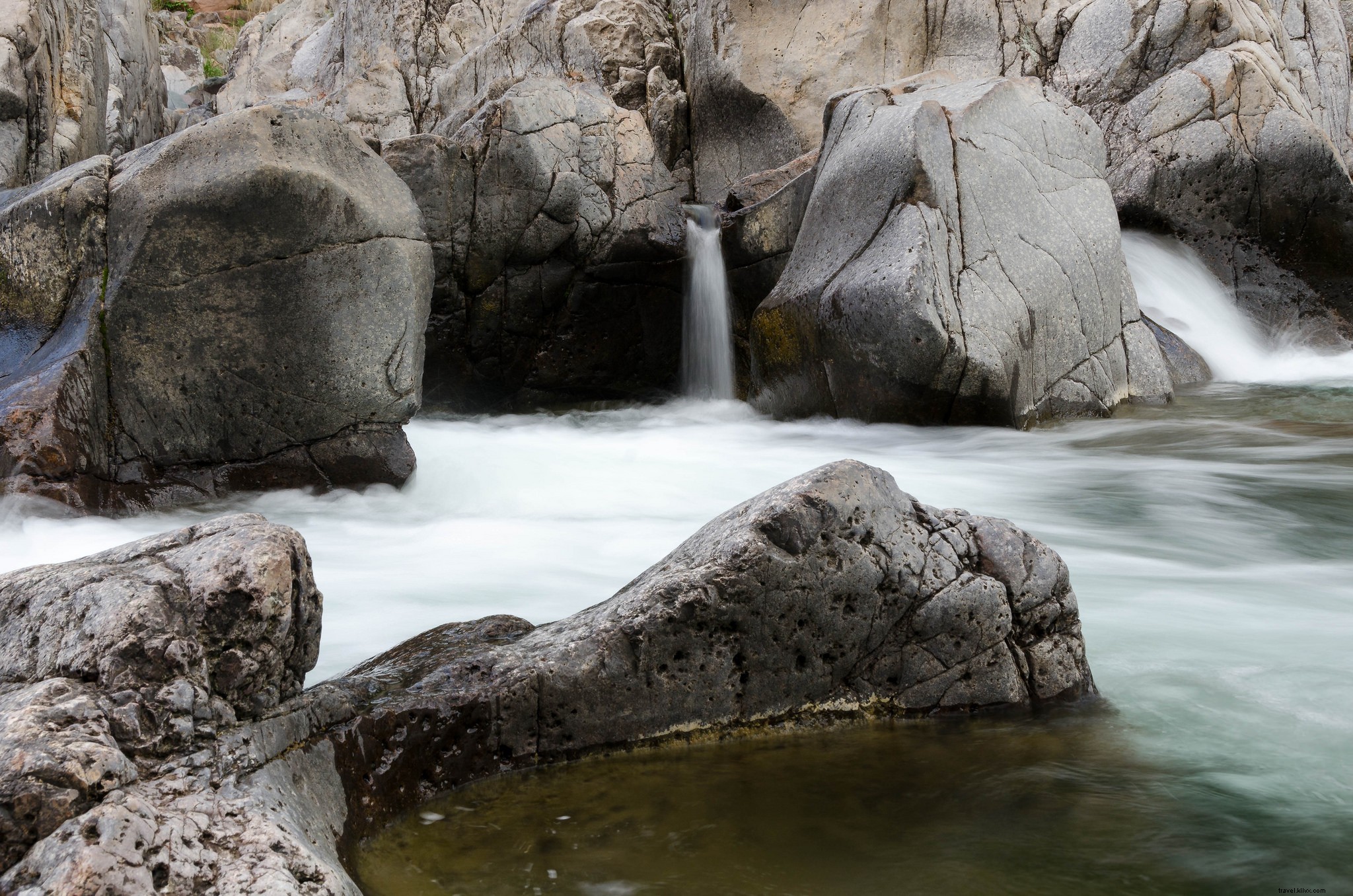 Top 11 Swimming Holes in North America: Stunning Natural Pools for Summer Adventures