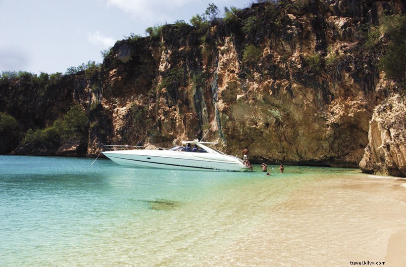 Discover 7 Secluded Swimming Spots in the Caribbean and Mexico