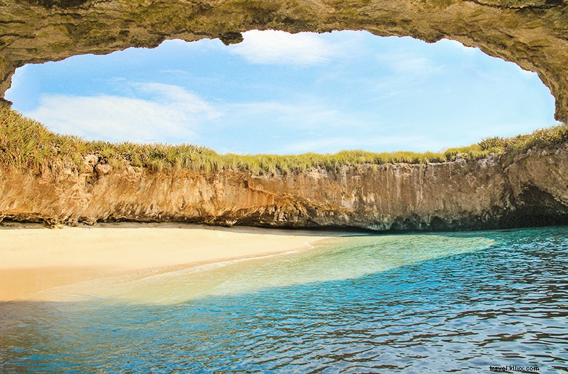 Discover 7 Secluded Swimming Spots in the Caribbean and Mexico