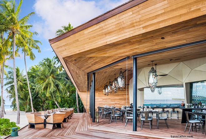 St. Regis Maldives Vommuli Resort: The Grande Dame of Overwater Bungalows