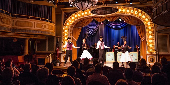 Discover Luxurious US River Cruises: Top Reasons to Book with American Queen Steamboat Company