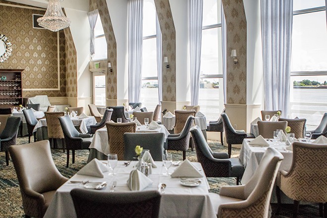 Discover Luxurious US River Cruises: Top Reasons to Book with American Queen Steamboat Company