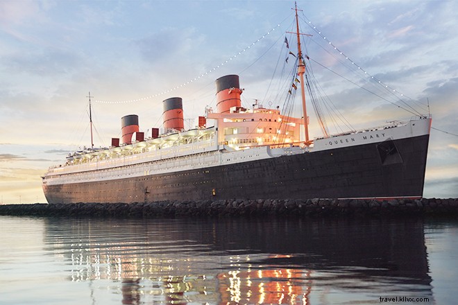 9 Extraordinary Floating Hotels Around the World