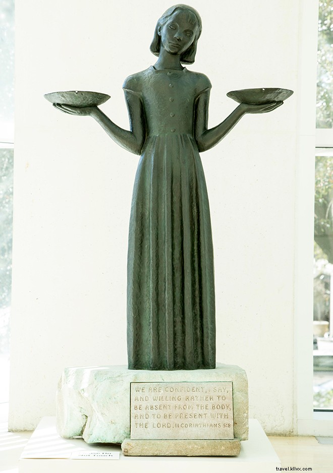 5 Unmissable Savannah Experiences: Iconic Sights, Haunts, and Flavors