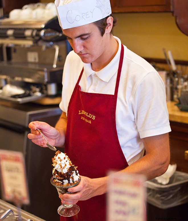 5 Unmissable Savannah Experiences: Iconic Sights, Haunts, and Flavors