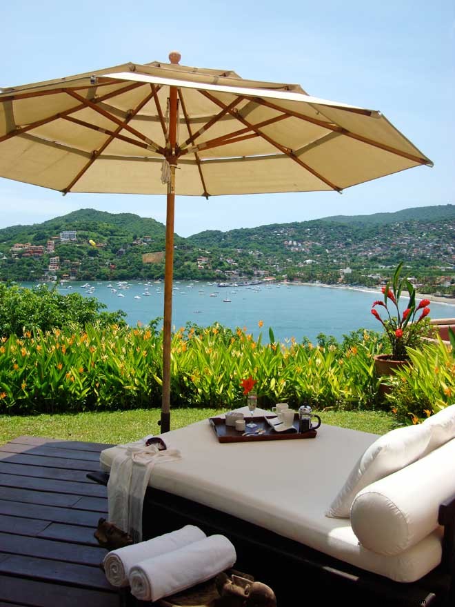 Escape to Paradise: Top Ways to Unwind in Zihuatanejo and Ixtapa, Mexico