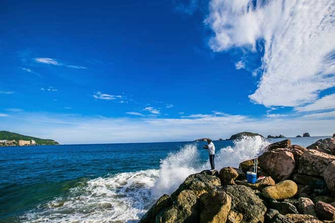 Escape to Paradise: Top Ways to Unwind in Zihuatanejo and Ixtapa, Mexico