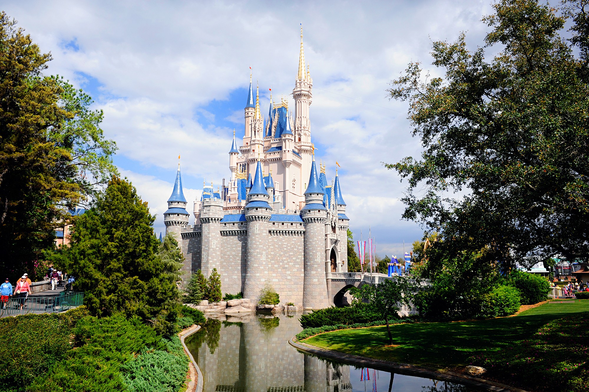 Best Off-Peak Travel Times for Budget Travelers: Save Big on Top Destinations