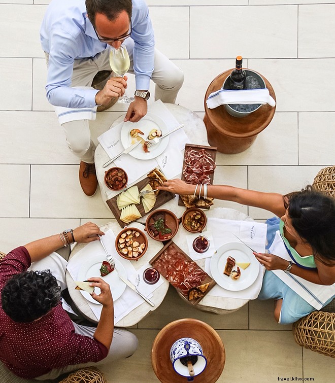 Epic Eats in the Caribbean s Culinary Capital: Cayman Islands