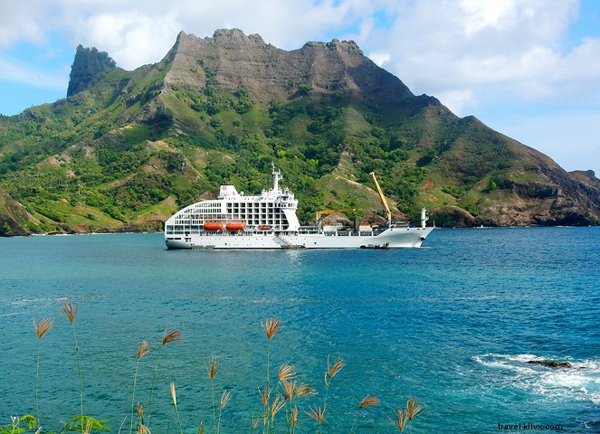 Explore Tahiti s 118 Islands: Why Cruising Delivers the Ultimate Adventure