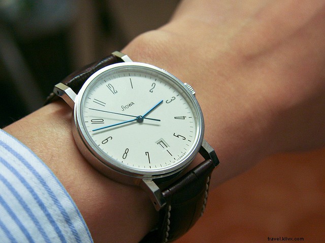 10 Expert Tips to Avoid Costly Airline Fees and Save on Travel