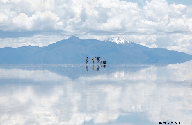 Salar de Uyuni: Bolivia s Vast Salt Flats, the World s Largest Mirror