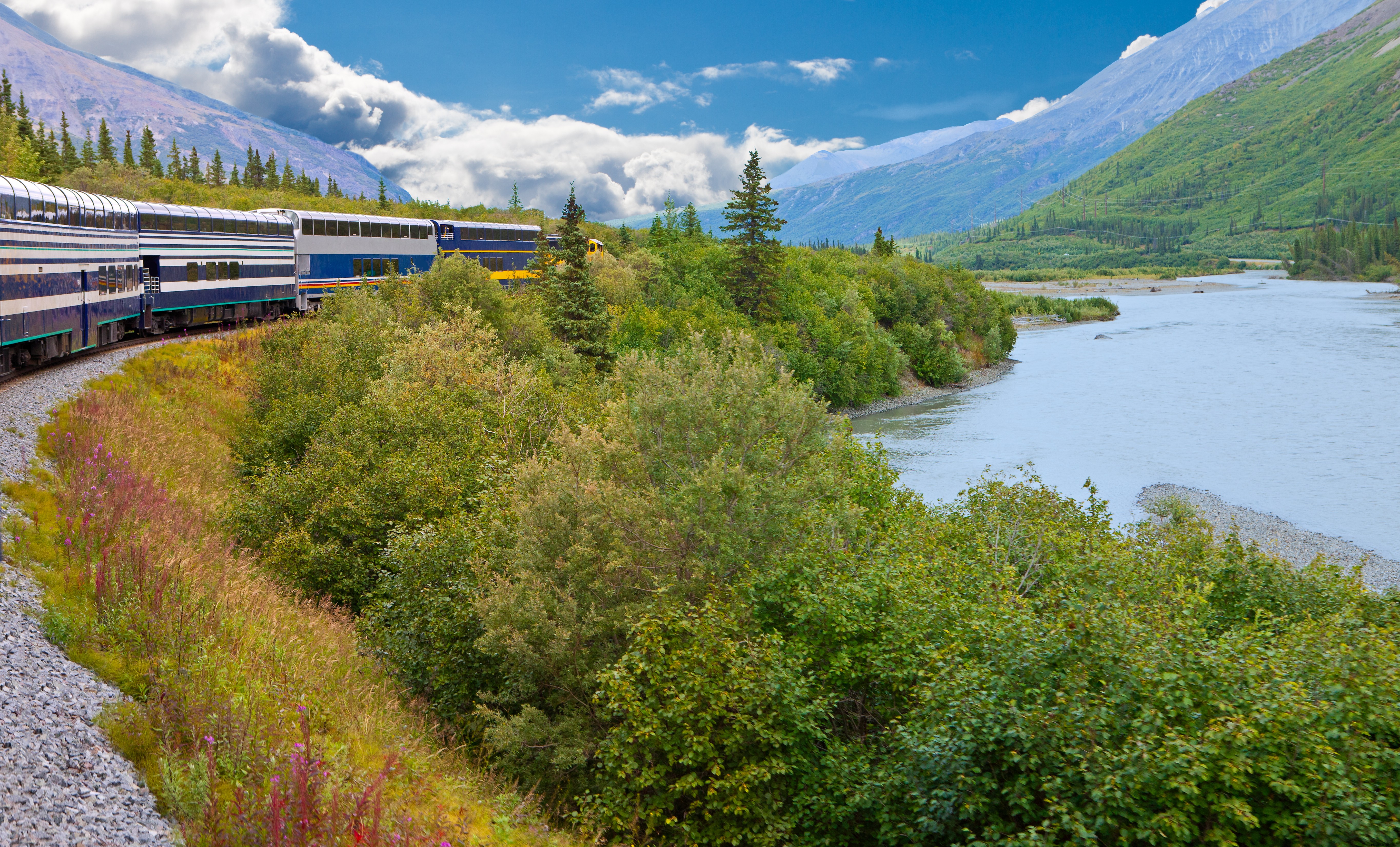 10 Iconic U.S. Train Rides Every Traveler Must Experience