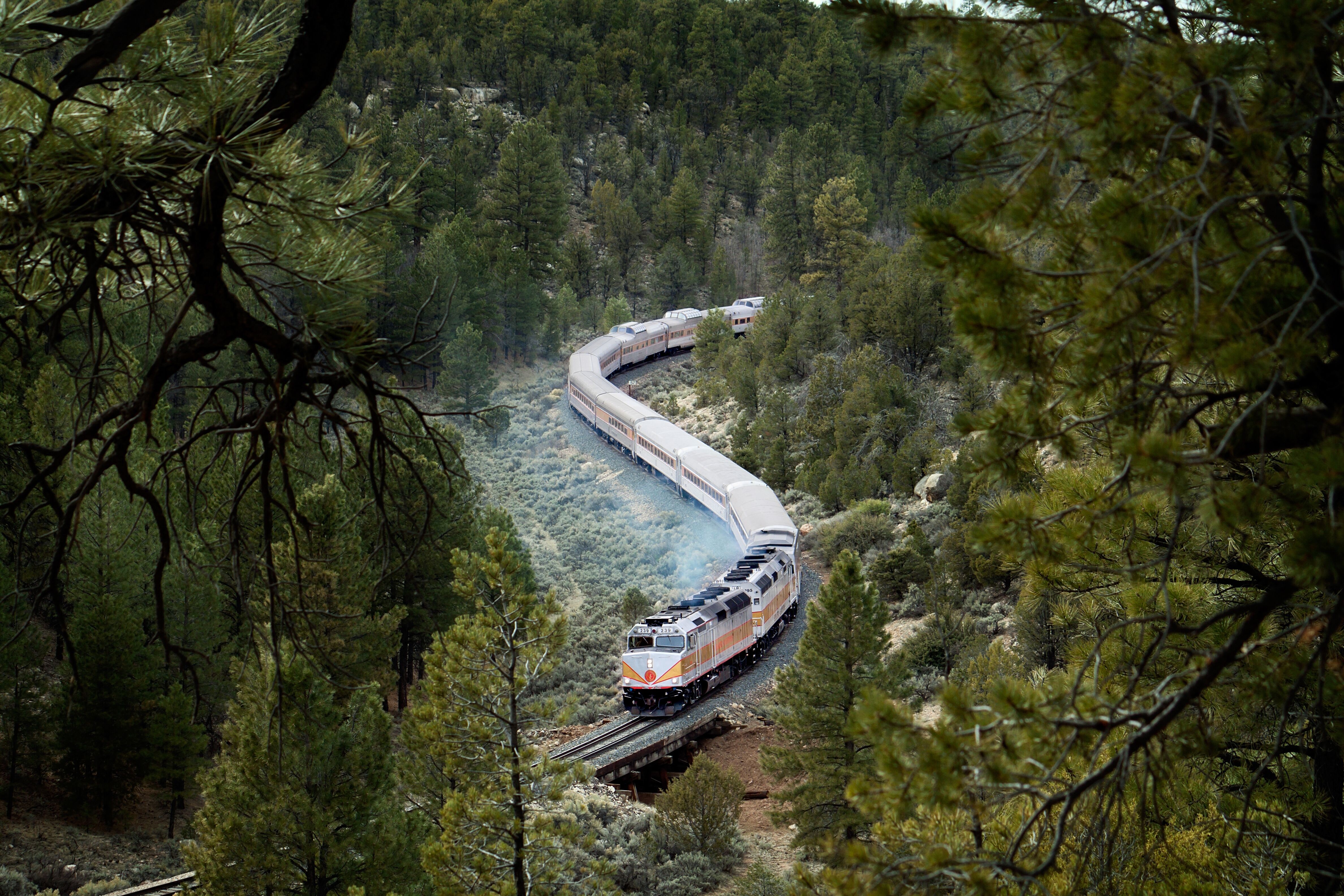 10 Iconic U.S. Train Rides Every Traveler Must Experience