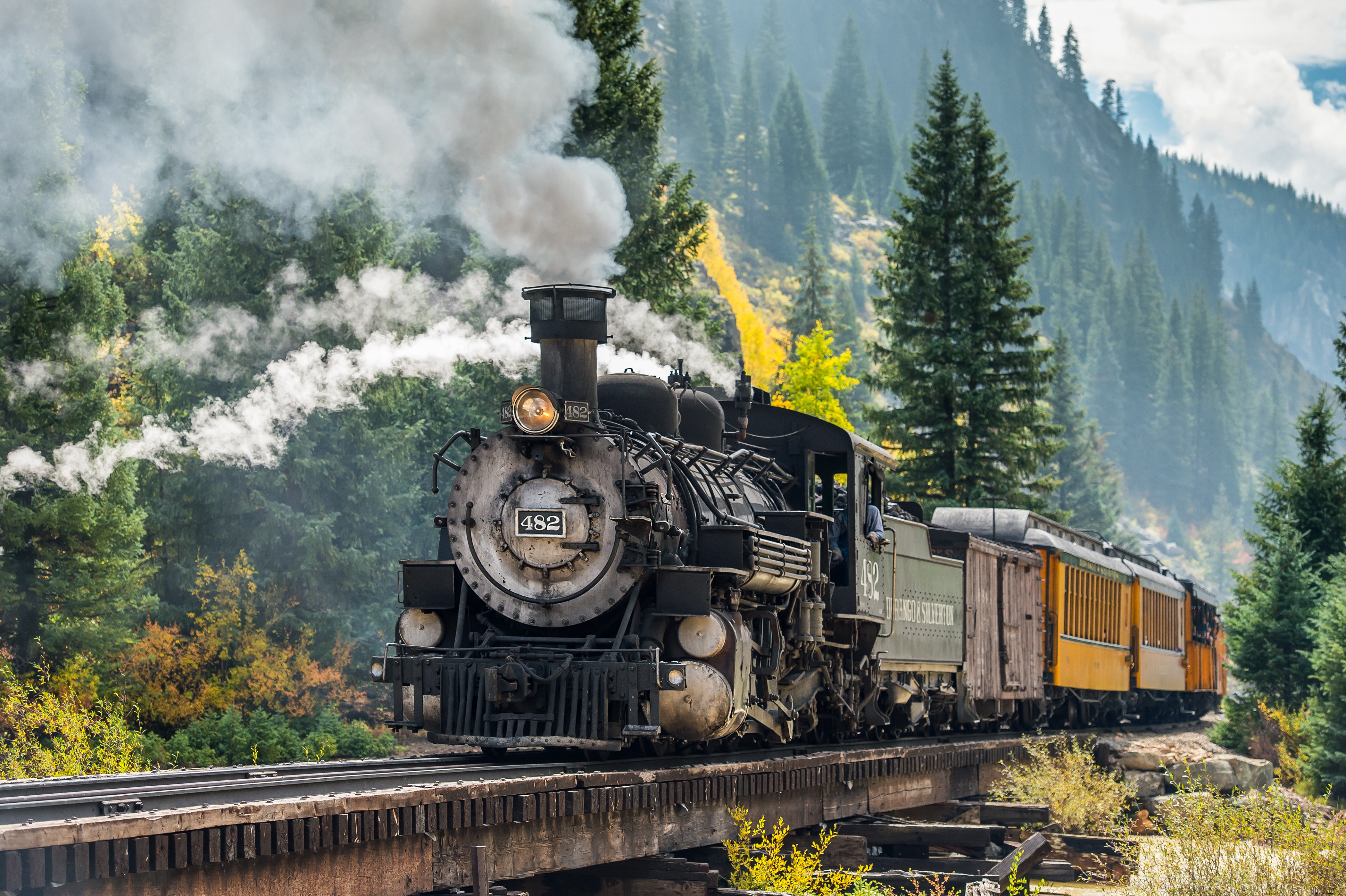 10 Iconic U.S. Train Rides Every Traveler Must Experience