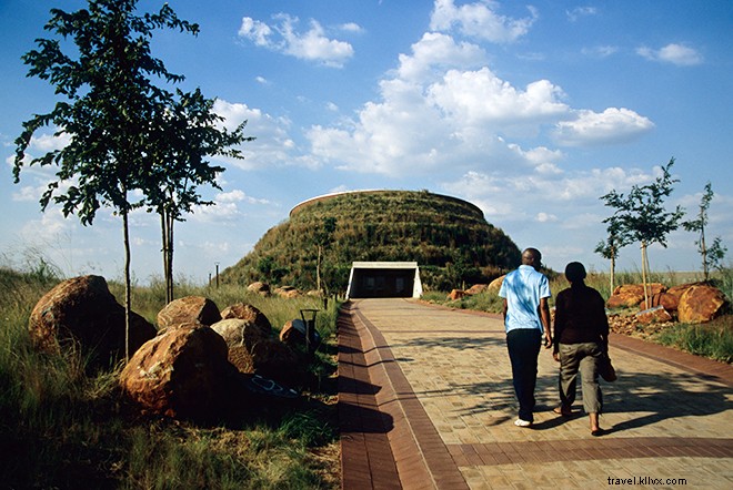 13 Unmissable Experiences in South Africa: Safari, Cape Town & Beyond