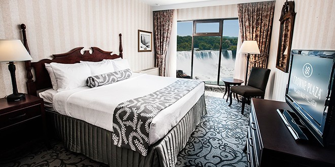 Best Niagara Falls Hotels for Stunning Fallsview Rooms and Unobstructed Vistas