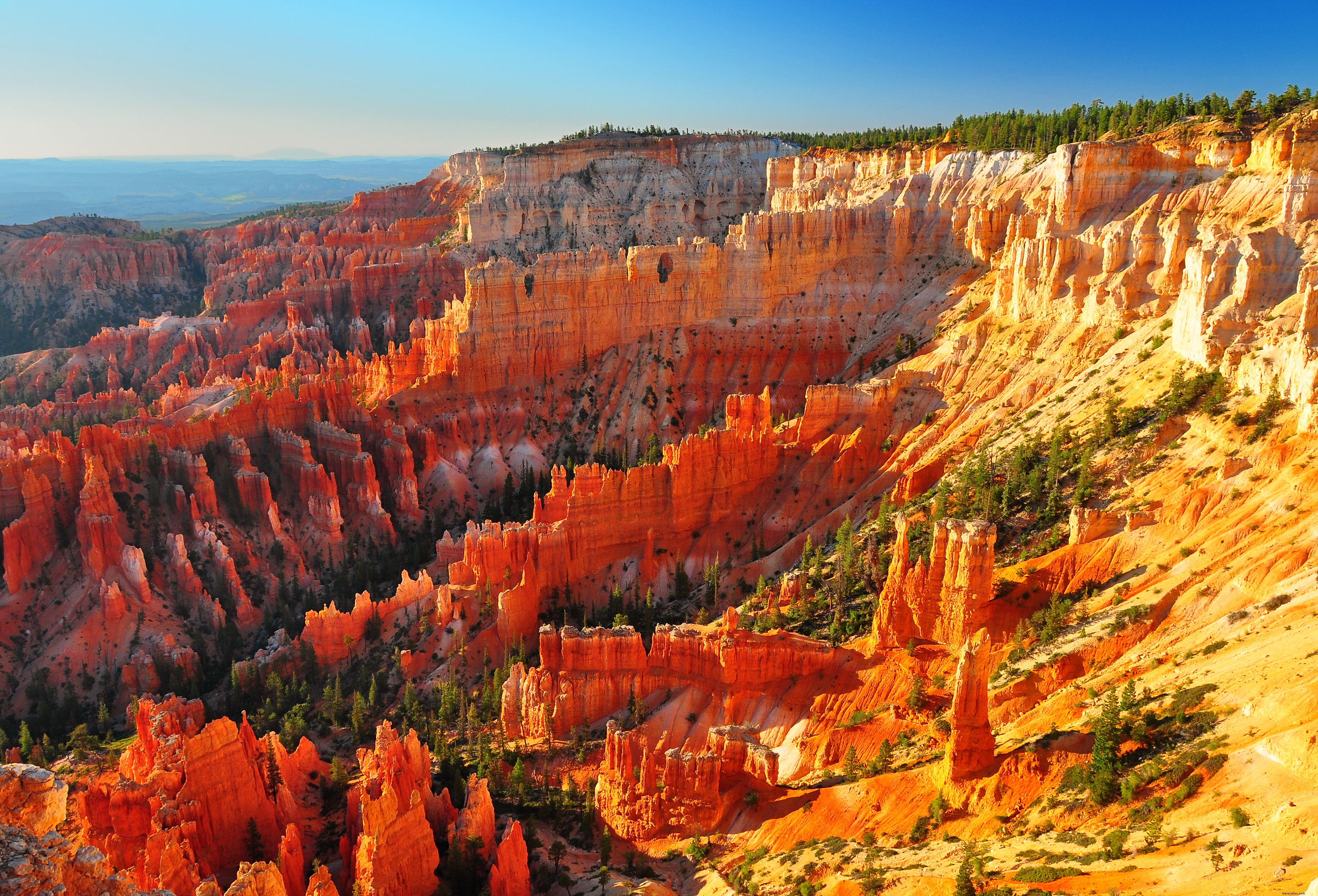 12 Iconic U.S. Scenic Views: Breathtaking Beauty Without Leaving the Country