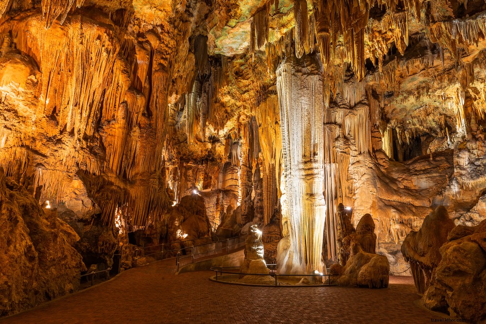 15 Must-Visit Caves in the United States: A Comprehensive Guide