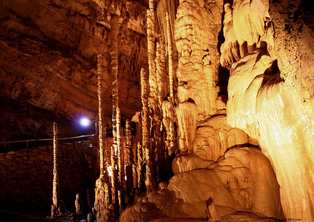15 Must-Visit Caves in the United States: A Comprehensive Guide