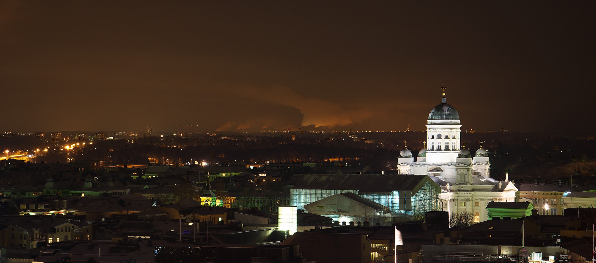 Here’s What’s Up: Tiny Homes, Travel Fashion, and Life on Mars