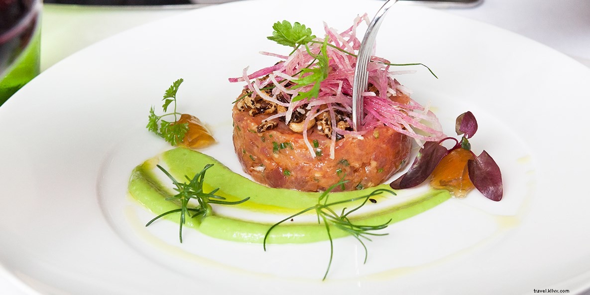 Las Vegas  Best-Kept Secret: Epic Deals on Shows, Hotels & Dining Between Thanksgiving and Christmas