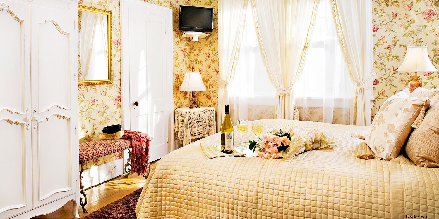 13 Top Northeast Fall Foliage Getaways: Hotels Up to 70% Off from Travelzoo Experts