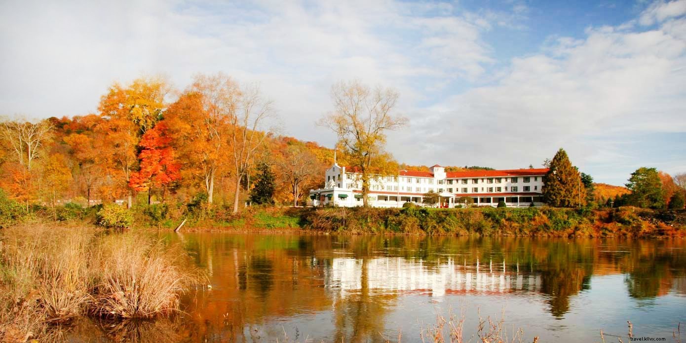 13 Top Northeast Fall Foliage Getaways: Hotels Up to 70% Off from Travelzoo Experts