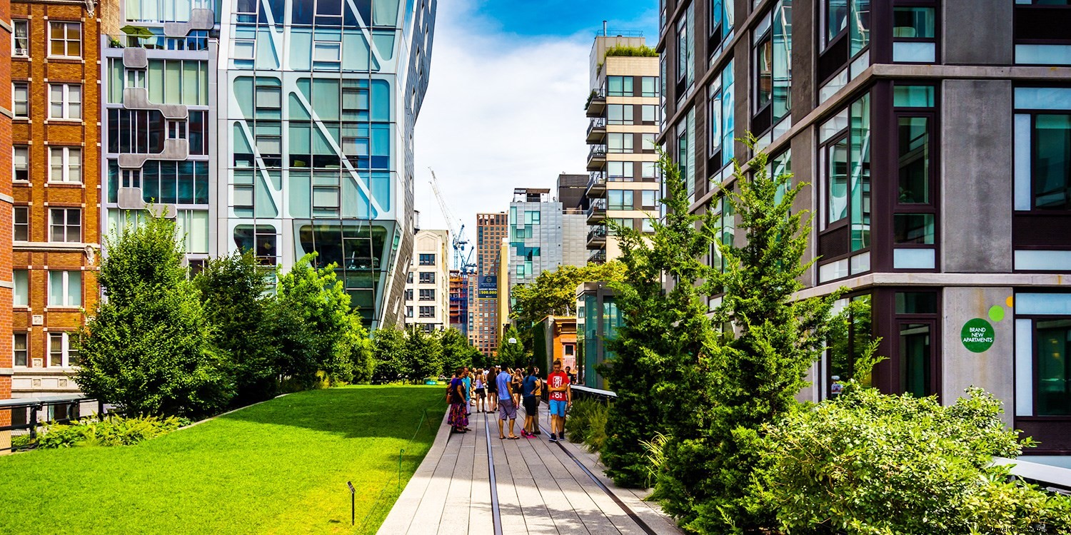 6 Iconic Tourist Traps That Are Truly Worth the Visit